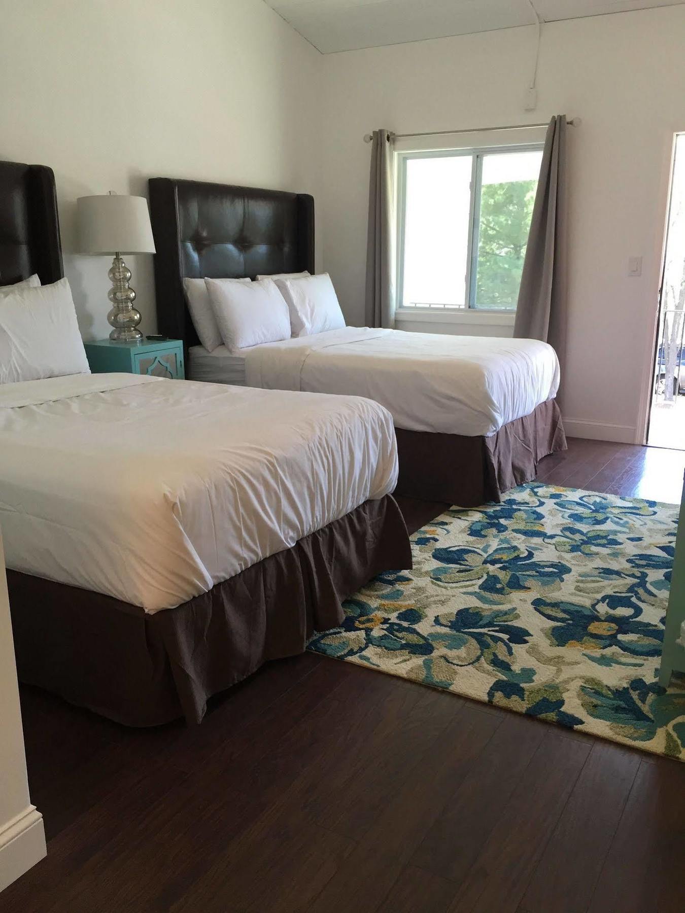 Carriage House Hotel Hamden Ngoại thất bức ảnh
