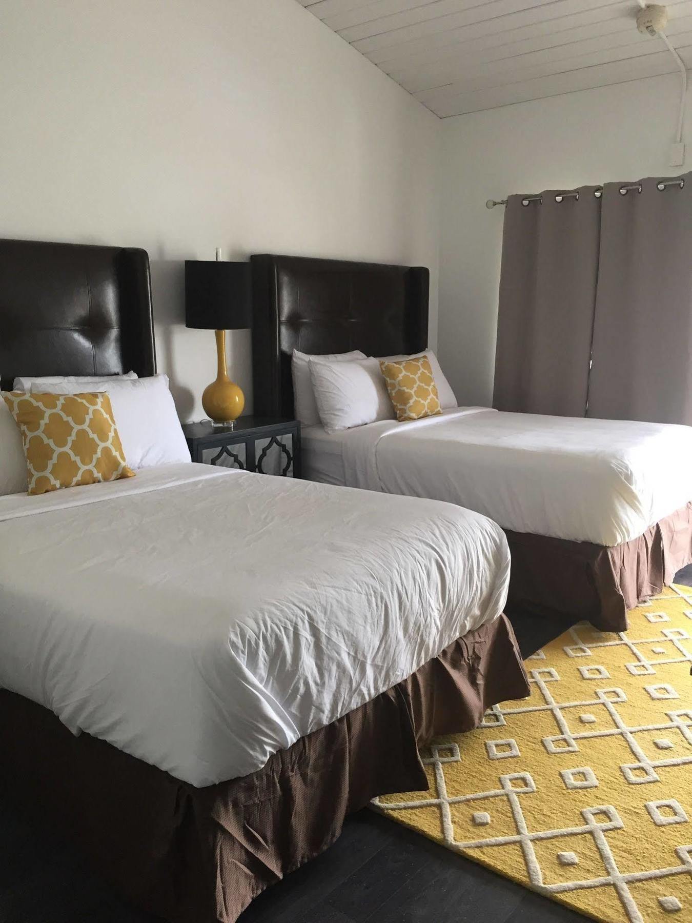 Carriage House Hotel Hamden Ngoại thất bức ảnh